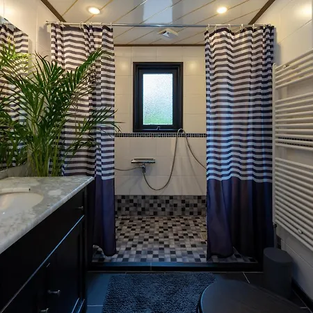 Chalet Heppie People *